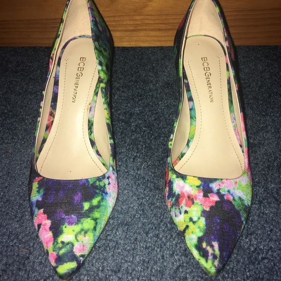 BCBGeneration Floral Print Fabric Pointed Heel - Picture 1 of 6